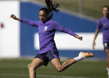 Andressa Alves diz que o Brasil continua sendo favorito contra Jamaica