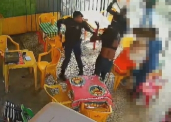Guarda municipal agride mulher com cassetete em bar no bairro do Comércio
