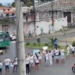 Família protesta e fecha trânsito por morte de vidraceiro em Salvador