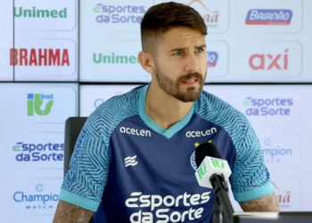 Focado no próximo jogo, Everaldo vai “analisar” Atlético-MG na Libertadores: “É um dever de casa”