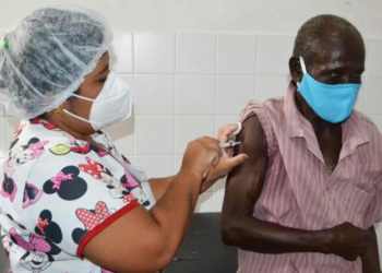 Salvador tem vacinação contra gripe e Covid-19 na quarta; veja esquema