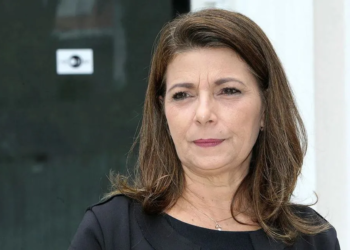 Secretária de Educação pede que professores não faltem às aulas