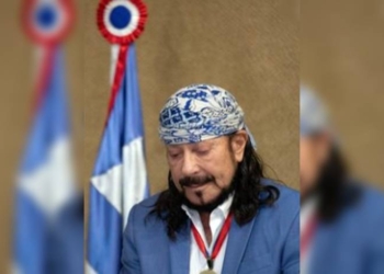 Bell Marques se emociona ao receber honraria na Assembleia Legislativa da Bahia