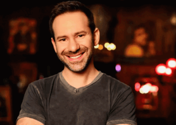 Dono do OnlyFans fatura R$ 6 milhões por dia com nudez, sedução e pouca roupa