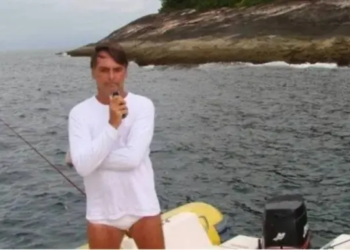 Bolsonaro cita perseguição ao ser multado pelo Ibama por pesca ilegal