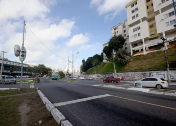 Suspeitos de roubo são baleados na avenida Vasco da Gama, em Salvador