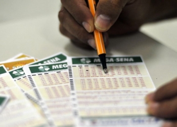 Com prêmio acumulado, Mega-Sena pode sortear R$ 105 milhões