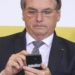 Bolsonaro apaga canal no WhatsApp por ‘engano’ e perde 81 mil seguidores