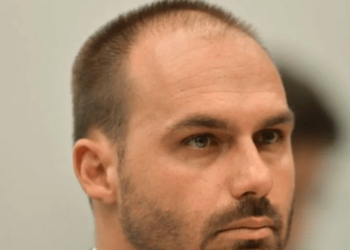 Eduardo Bolsonaro é retirado do ar na TV Argentina após defender porte de armas