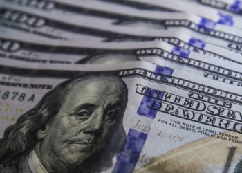 Dólar sobe para R$ 5,15 e fecha no maior valor desde março