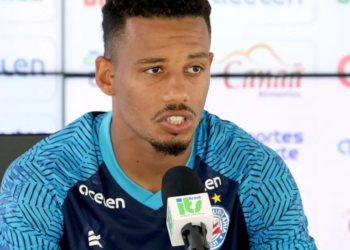 Ratão afirma que conversou com Ceni sobre jogar como centroavante no Bahia