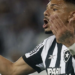 Tiquinho Soares valoriza empate do Botafogo na briga pelo título do Brasileiro: “Vai ajudar lá na frente”