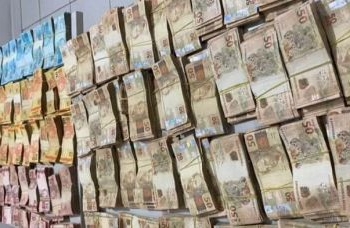 Dupla é presa em Bom Jesus da Lapa com quase meio milhão em espécie