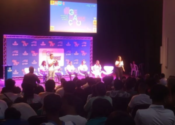 Programa vai oferecer 6 meses de capacitação gratuita para jovens de Salvador