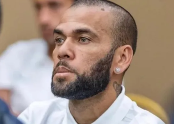 Preso, Daniel Alves ganha processo e vai receber R$ 17 milhões