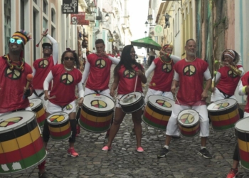 Carnaval 2024: Olodum anuncia desfile sem cordas e abadás