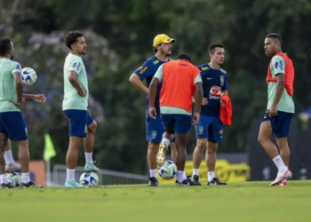 Diniz deverá fazer duas mudanças na Seleção Brasileira para o clássico contra a Argentina; veja provável escalação