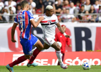 Torcedores do São Paulo pedem para o time ‘entregar’ o jogo contra o Bahia