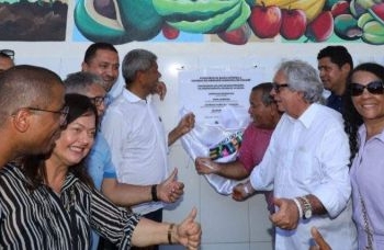 Governador entrega mercado municipal de Itacaré e autoriza novos investimentos