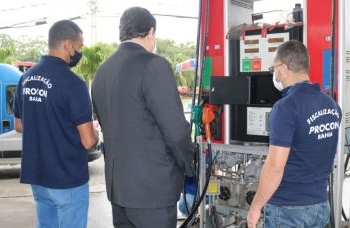 Cinco postos são autuados e 49 bombas reprovadas na Bahia