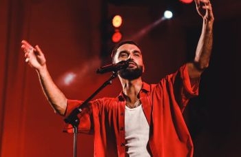 “Vai ser uma delícia começar 2024 tocando no verão dessa cidade”, conta Silva