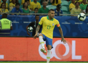 Acusado por agressão sexual, Daniel Alves teve ajuda financeira e jurídica de Neymar em processo na Espanha