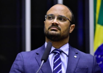 ‘Ainda é cedo’, diz deputado baiano sobre possível apoio de Bolsonaro a Caiado em 2026