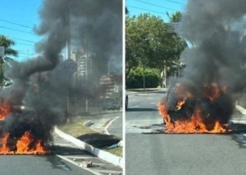 Carro fica destruído após pegar fogo na Avenida Magalhães Neto