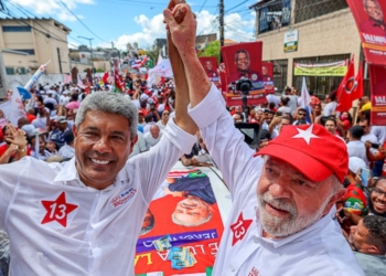 A caminho de Salvador, Lula pode trazer anúncio de obras do PAC para a Bahia