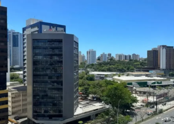 Salvador deve ter tempo firme ao longo da semana mas pode registrar chuvas passageiras