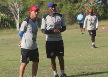 De olho na estreia, técnico do Barcelona de Ilhéus foca a parte técnica na reta final de preparação