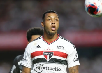 Vasco contrata atacante revelado pelo Vitória para a disputa da temporada de 2024