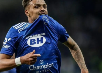 Após imbróglio, Daniel Júnior chega a Salvador e realiza exames médicos pelo Vitória