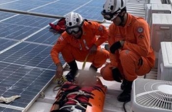 Bombeiros resgatam jovem em cobertura de edifício em Luís Eduardo Magalhães