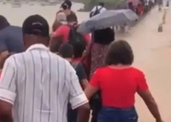 Chuva alaga Terminal Bom Despacho