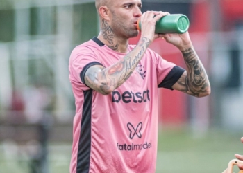 Léo Condé diz que Luan deve ser relacionado contra o Náutico na quarta (21)