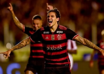 Atacante do Flamengo tem carro roubado no Rio de Janeiro