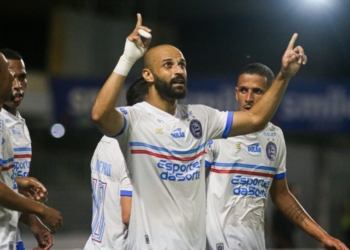 Bahia vence o CRB em Alagoas e assume liderança na Copa do Nordeste