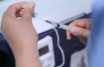 Salvador Contra a Dengue: 16 mil jovens são imunizados