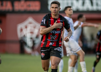 “No detalhe”, diz Osvaldo sobre virada sofrida no Ba-Vi do Nordestão