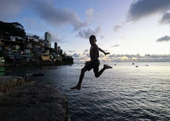 Sensação térmica em Salvador passou dos 35ºC neste domingo