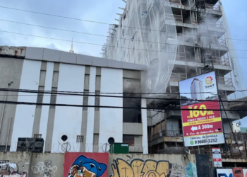 Incêndio é registrado em torre da Oi em Amaralina