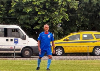 Após 15 anos, Romário volta aos treinos como jogador profissional