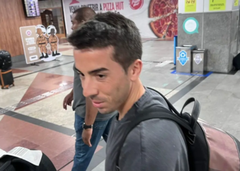 Carlos de Pena desembarca em Salvador para assinar com o Bahia