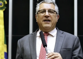 Após embate com Lira Governo recoloca Padilha na liberação de emendas e acirra desgaste com a Câmara