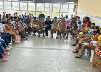 Após aprovação de projeto na AL-BA, Jerônimo sanciona lei que reestrutura carreira de professores indígenas