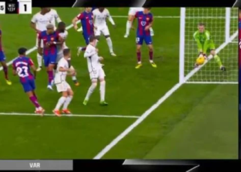 Presidente do Barça cogita pedir repetição de clássico por possível erro em gol anulado por VAR