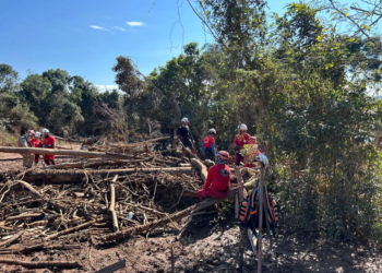 Equipe do CBMBA recupera nono corpo no Rio Grande do Sul