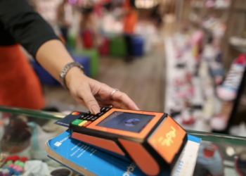 Brasileiros devem gastar mais de R$ 350 com presente de Dia das Mães