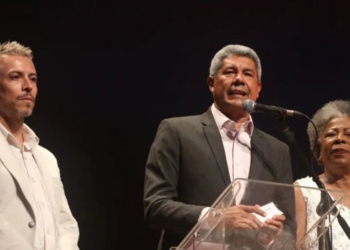 Jerônimo oficializa mudanças na Secretaria da Cultura